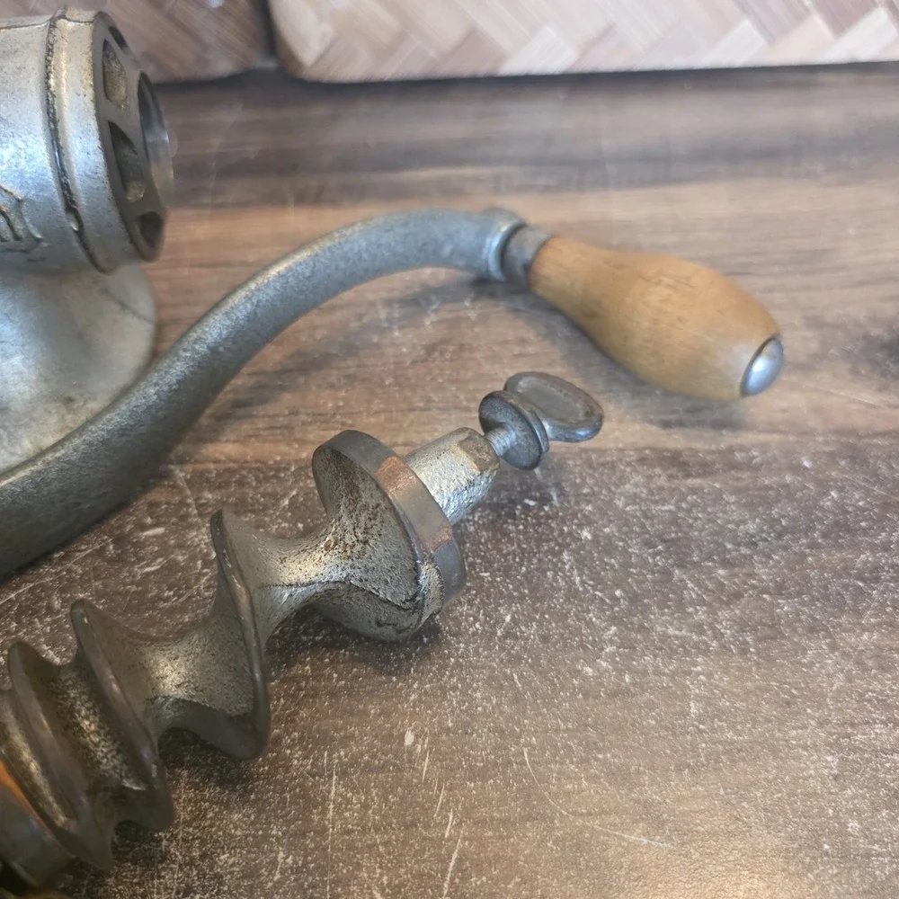 Vintage Cast Iron Universal Food Grinder #2‎ Meat Grinder Table Top Made in USA